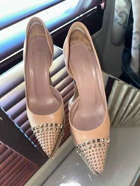 Gucci Nude/Beige Leather Pointed Studded Pumps